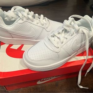 WOMENS NIKE COURT BOROUGH LOW SNEAKERS size 6 NWT